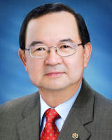 丹斯里陈华贵律师