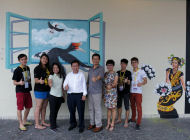 砂人联党领袖参观肯雅兰3D壁画