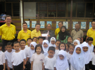 拿督沈桂贤走访石角选区所有中小学